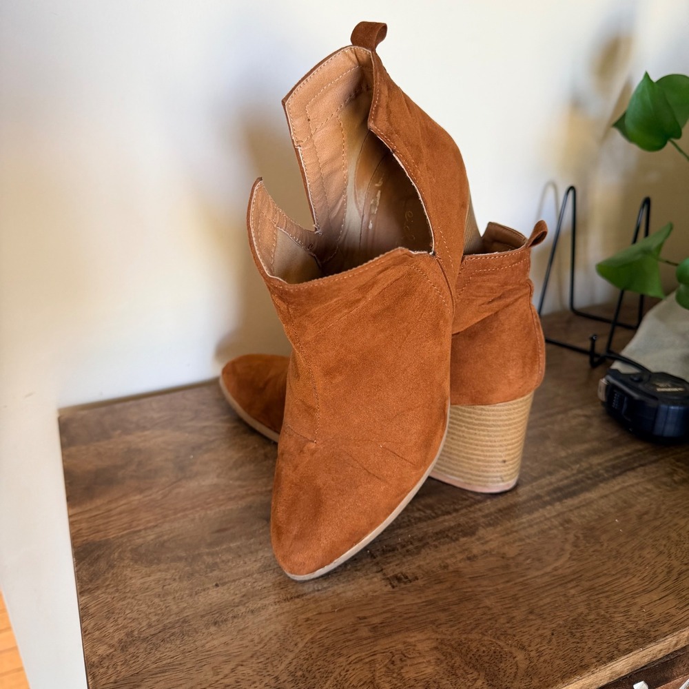 Boho Western Slouch Ankle Boots Cognac Faux Suede Festival Cowgirl Size 8.5 Boho